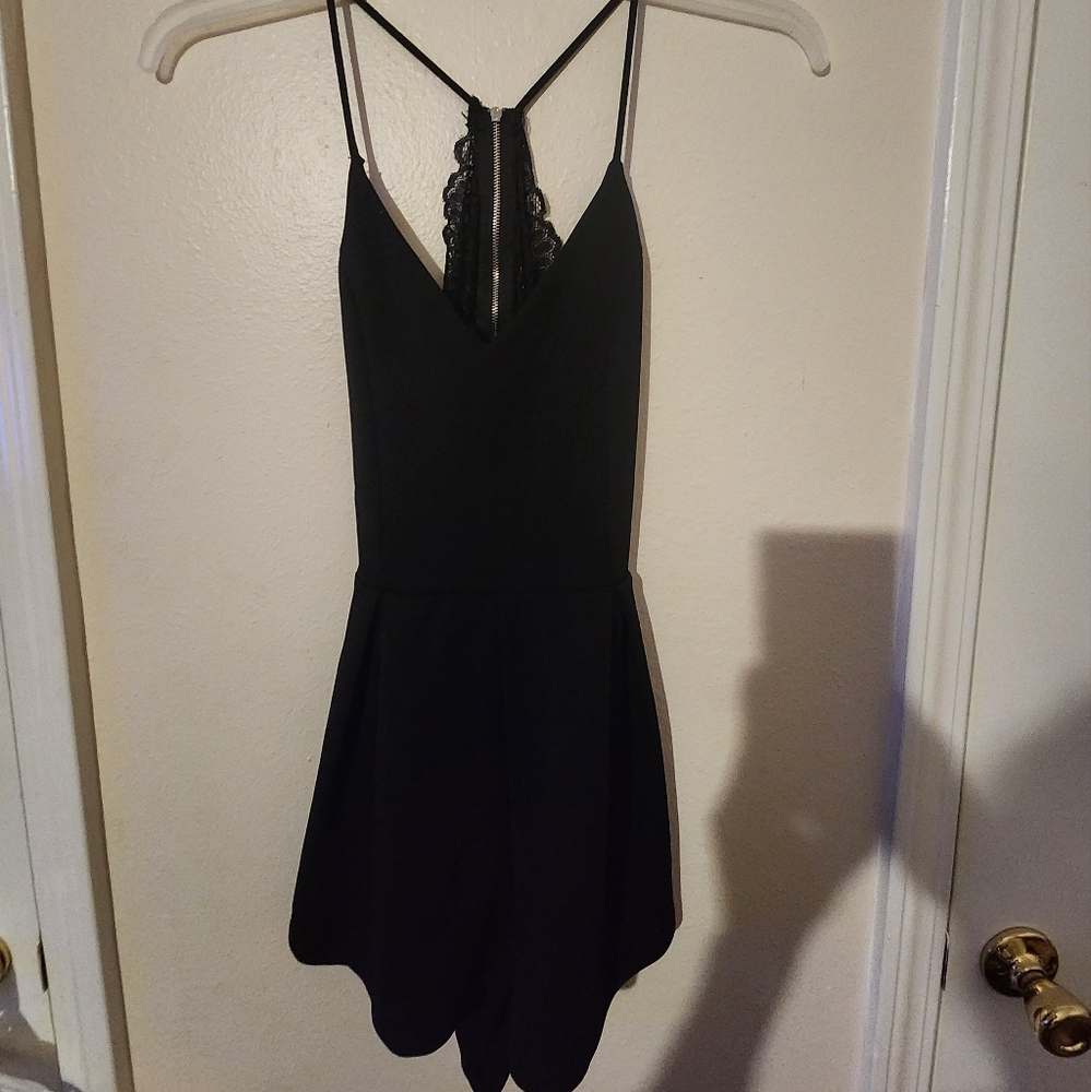 Mind Code Black Romper with black lace open back & Zipper Womens size Small